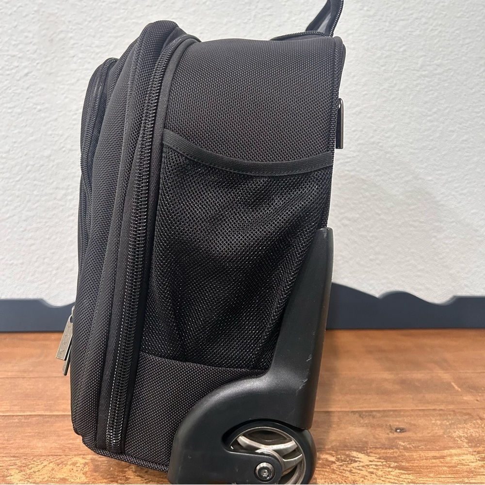 CODi Mobile Lite Wheeled Case - 15.4” - Picture 6 of 13
